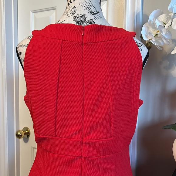 ✨🎄✨CLEO RED SHEATH DRESS Size 10 - Picture 5 of 9